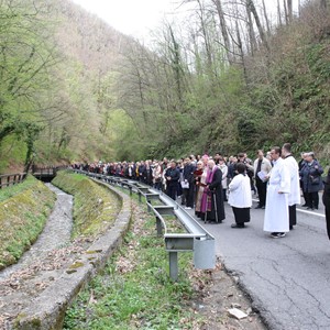 Biskup Gorski predvodio pobožnost križnog puta uz Šumsku stazu Bliznec